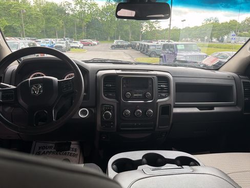 Used 2019 RAM 1500 Express AWD/4WD image 14