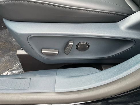 New 2025 Ford Maverick Lariat w/ Black Appearance Package image 15