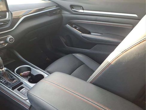Used 2023 Nissan Altima 2.0 SR FWD image 13