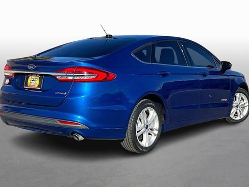 Used 2018 Ford Fusion S image 2