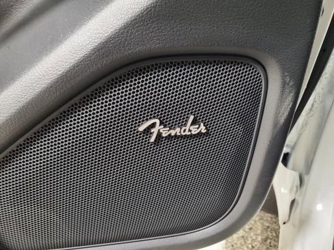 Used 2025 Nissan Frontier SV w/ SV Convenience Package image 15