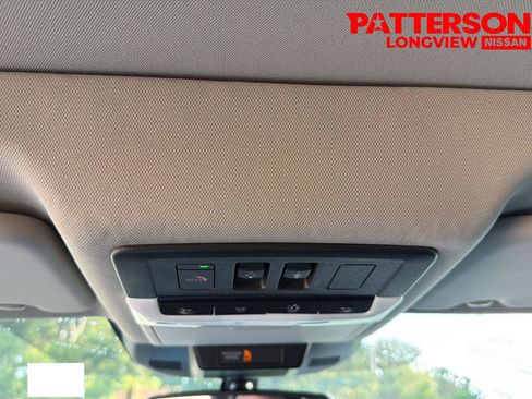 Used 2025 Nissan Rogue Platinum w/ Platinum Premium Package FWD image 6