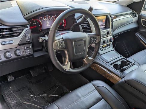 Used 2015 GMC Yukon Denali w/ Premium Package image 11