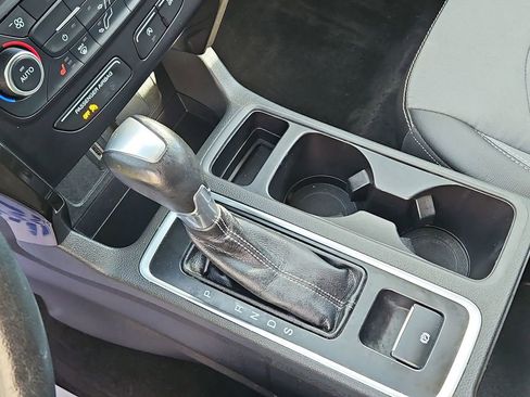 Used 2017 Ford Escape SE w/ SE Sport Appearance Package image 17