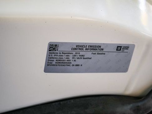 Used 2019 Buick Encore Essence FWD image 27