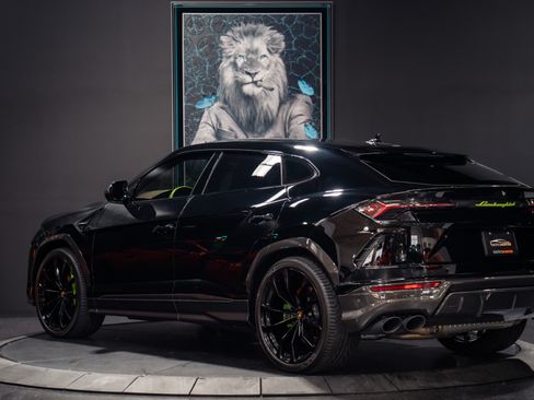 Used 2022 Lamborghini Urus AWD/4WD image 26