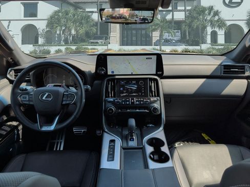 Certified 2026 Lexus LX 700h F Sport AWD/4WD image 27