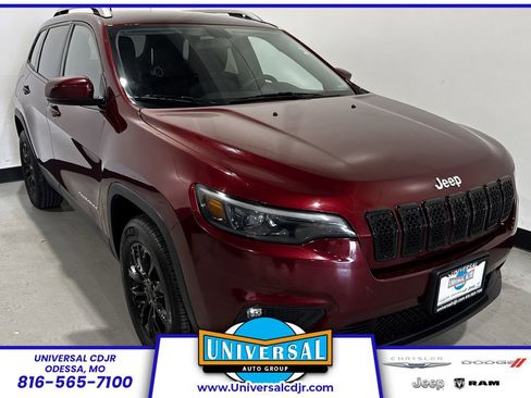Used 2020 Jeep Cherokee Latitude Plus image 1
