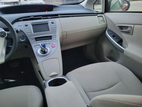 Used 2014 Toyota Prius Two image 21