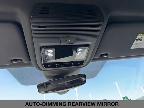 Used 2022 Volkswagen ID.4 Pro AWD/4WD image 18