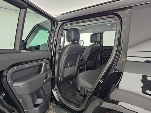 Used 2025 Land Rover Defender 130 S image 17