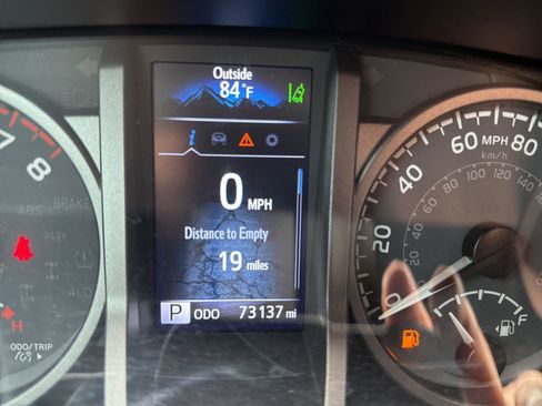 Used 2021 Toyota Tacoma TRD Sport w/ Technology Package image 11