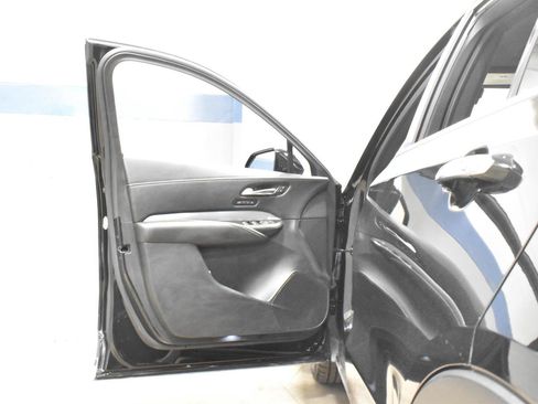 Used 2020 Cadillac XT4 Premium Luxury FWD image 11