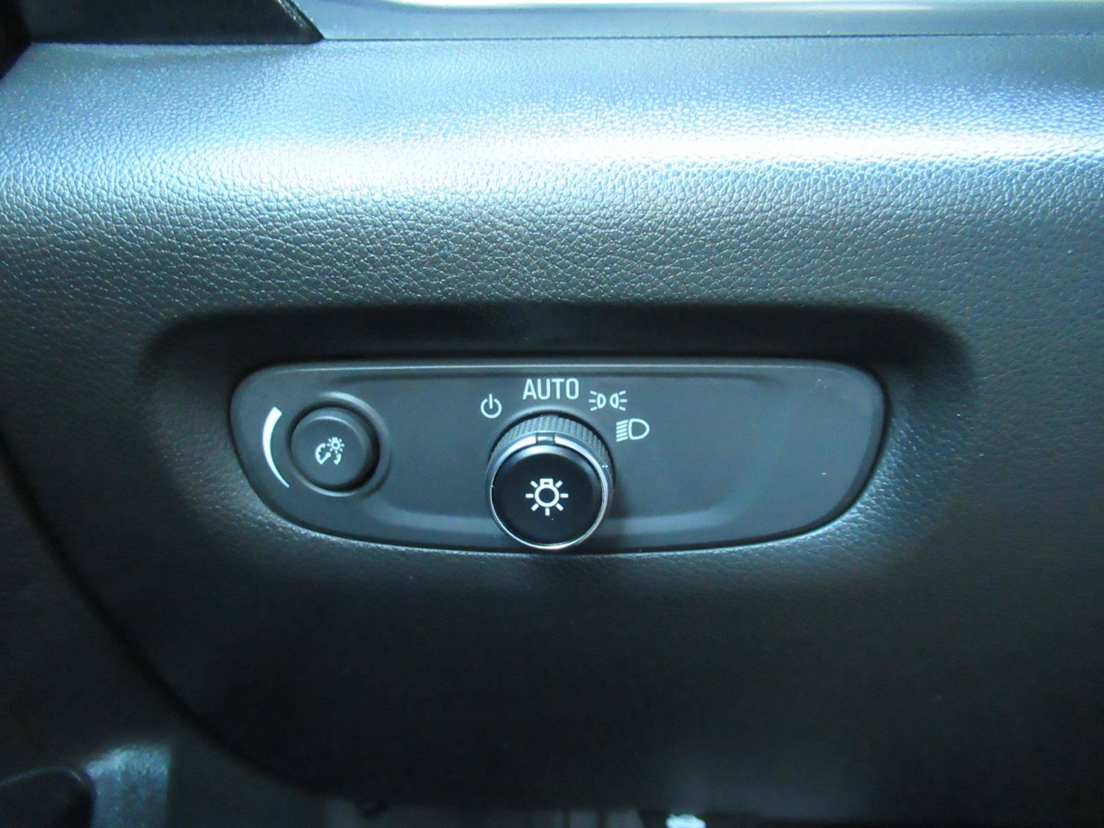 Certified 2022 Chevrolet Traverse RS w/ LPO, 'HIT The Road' Package AWD/4WD image 22