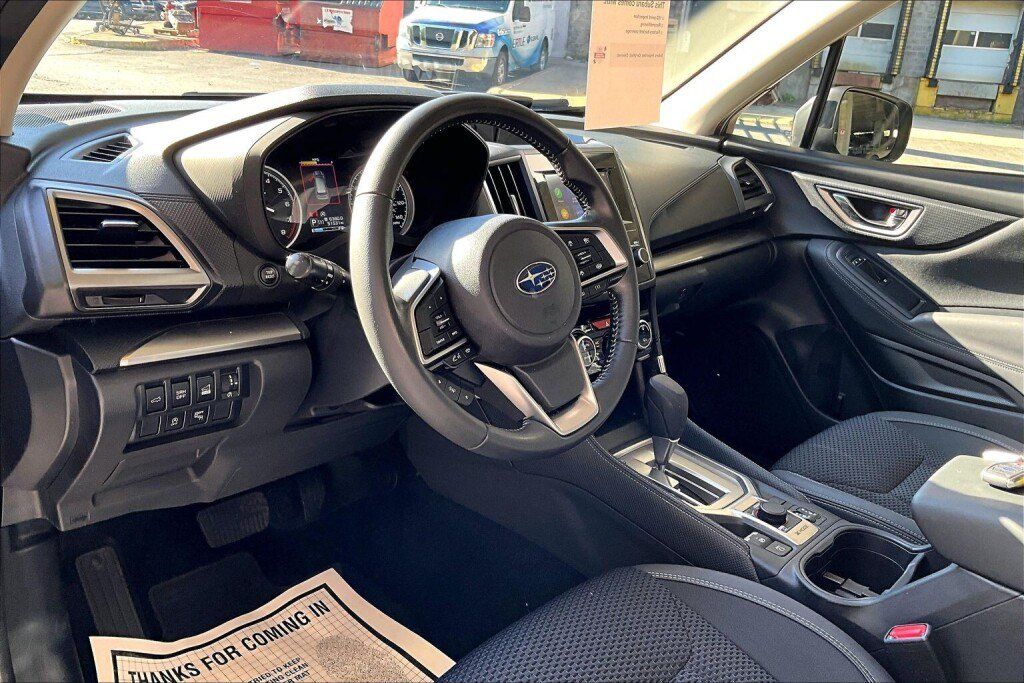 Used 2024 Subaru Forester Premium AWD/4WD image 10