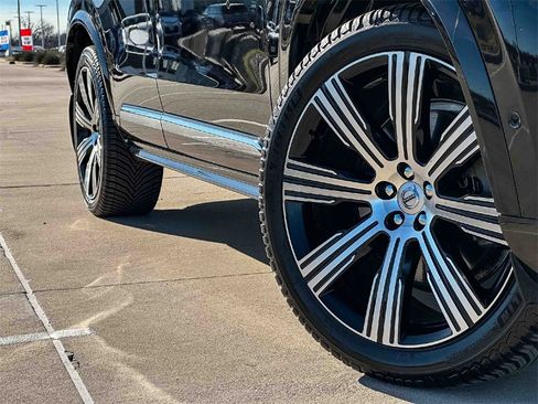 Used 2022 Volvo XC90 T6 Inscription w/ Lounge Package image 9