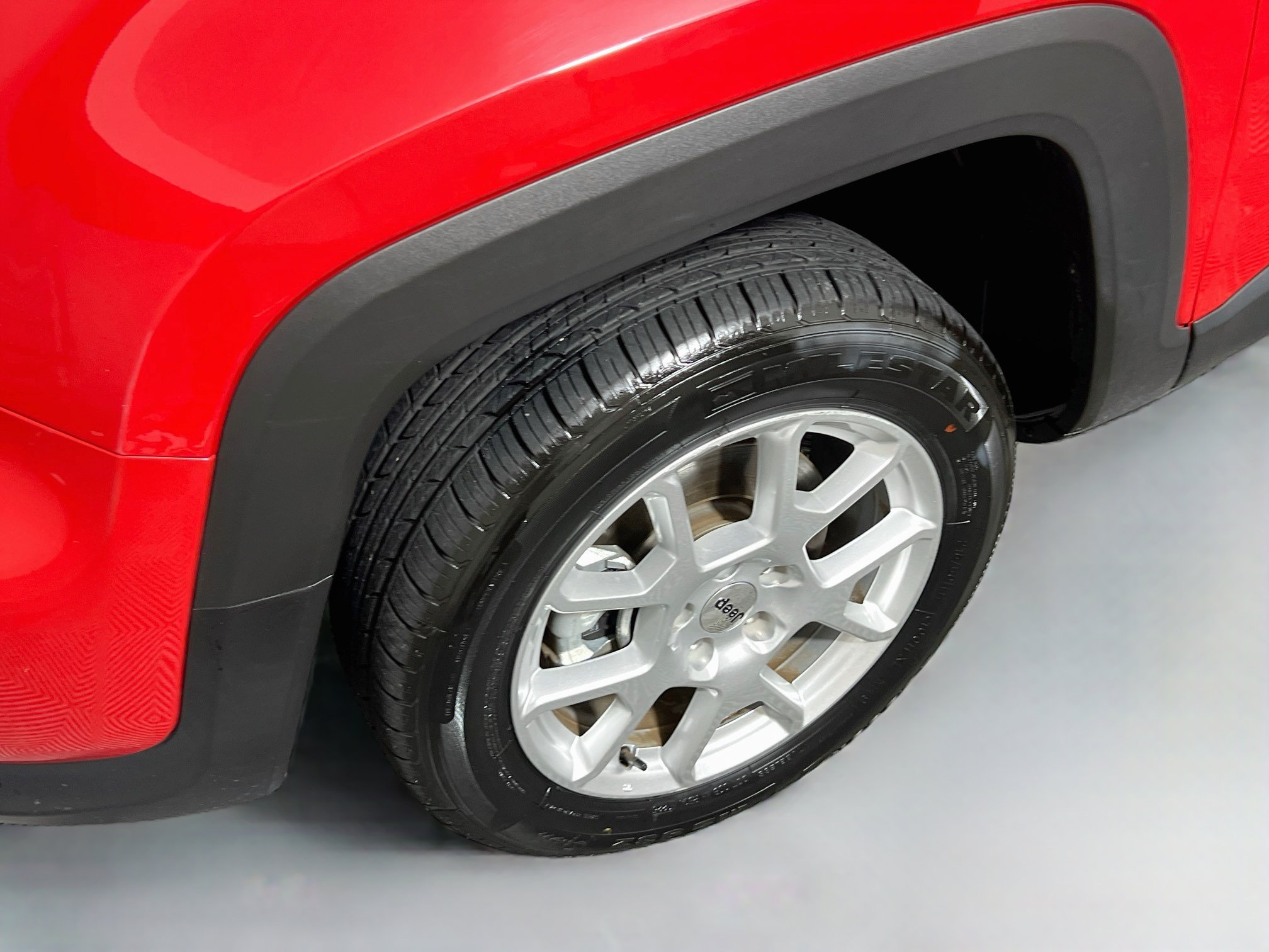 Used 2023 Jeep Renegade Latitude AWD/4WD image 13