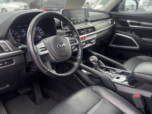 Used 2020 Kia Telluride LX image 20