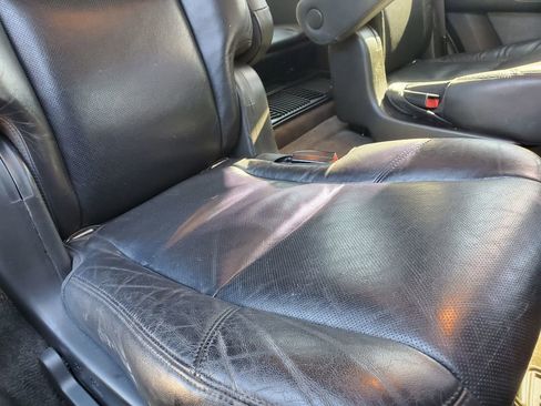 Used 2011 Cadillac Escalade 2WD image 30