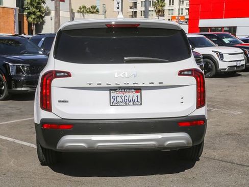 Used 2022 Kia Telluride LX AWD/4WD image 7