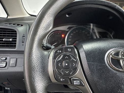 Used 2014 Toyota Venza LE image 12