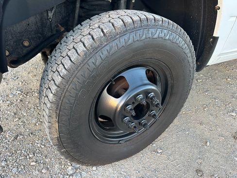 Used 2014 RAM 3500 Tradesman w/ Chrome Appearance Group image 14