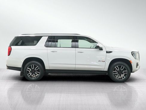 Used 2023 GMC Yukon XL AT4 w/ AT4 Premium Package AWD/4WD image 6