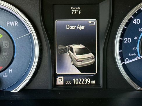 Used 2016 Toyota Camry LE image 41