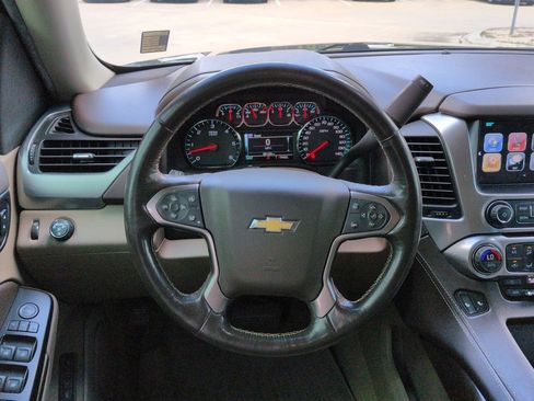 Used 2018 Chevrolet Tahoe LT w/ LT Signature Package RWD image 10