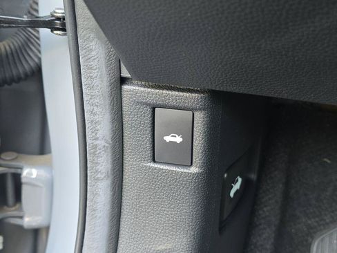 Used 2024 Honda Accord EX-L image 12