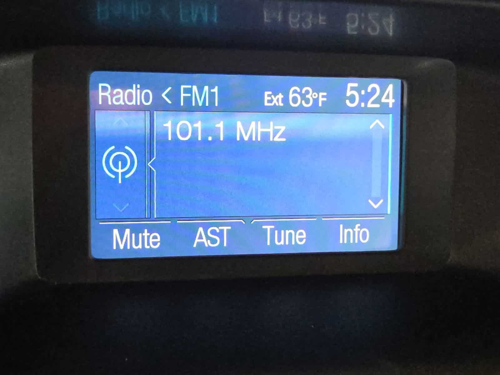Used 2014 Ford Focus SE FWD image 23