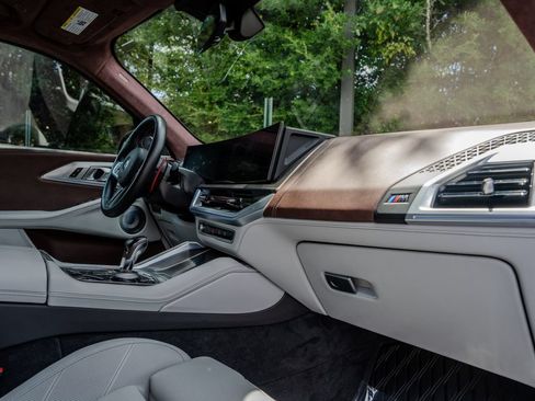 Used 2025 BMW XM AWD/4WD image 25