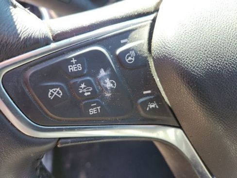 Used 2018 Chevrolet Equinox Premier AWD/4WD image 10
