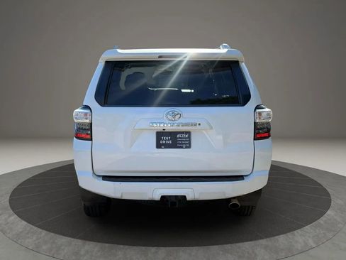 Used 2014 Toyota 4Runner SR5 image 5