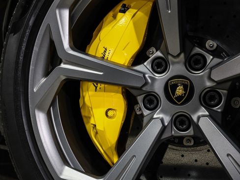 Used 2023 Lamborghini Urus S image 62