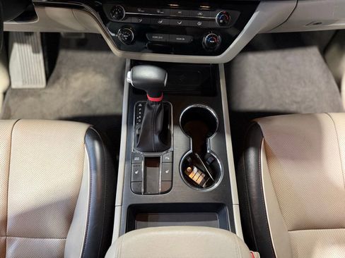 Used 2021 Kia Sedona EX image 15