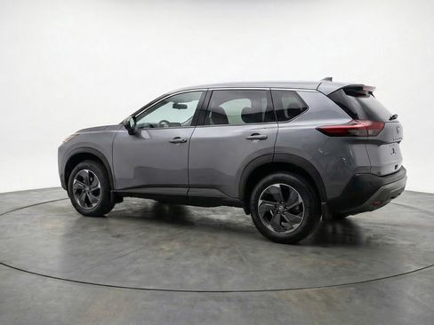 Used 2024 Nissan Rogue SV image 6