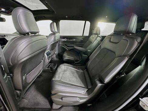 Used 2021 Jeep Grand Cherokee L Laredo image 28