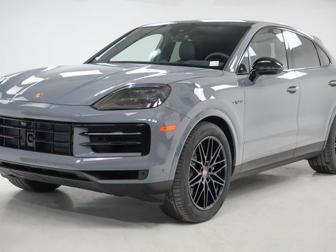 New 2026 Porsche Cayenne S image 1