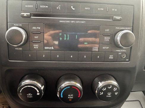 Used 2013 Jeep Compass Latitude w/ Premium Sound Group FWD image 22