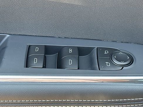 New 2025 GMC Acadia Elevation image 30