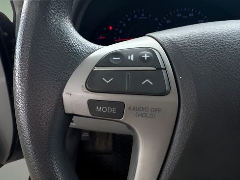 Used 2010 Toyota Camry LE FWD image 23