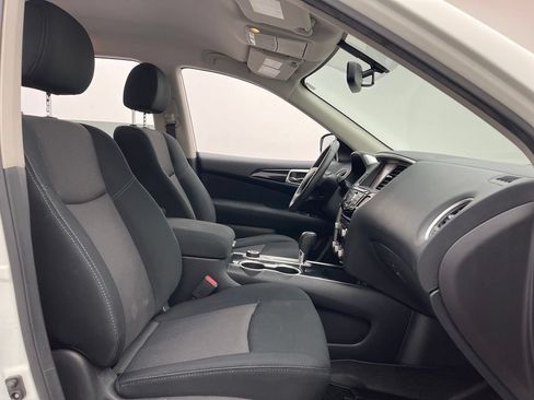 Used 2017 Nissan Pathfinder SV AWD/4WD image 29