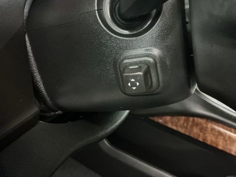 Used 2019 Chevrolet Suburban Premier image 65