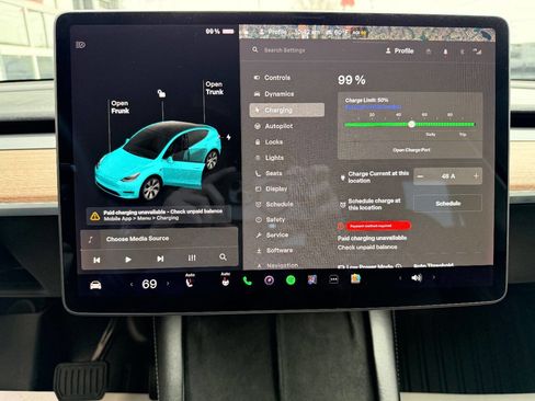 Used 2022 Tesla Model Y Long Range image 25