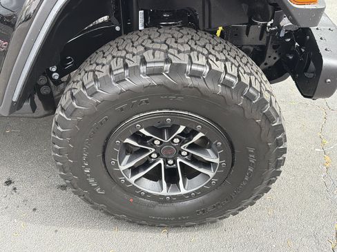 New 2026 Jeep Wrangler Unlimited Rubicon w/ Xtreme 35 Tire Package AWD/4WD image 14
