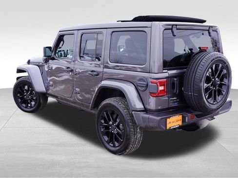 Certified 2025 Jeep Wrangler Unlimited Sahara w/ Safety Group image 8