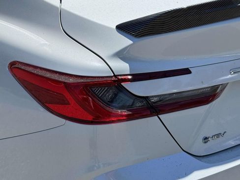Used 2025 Toyota Camry XLE FWD image 9
