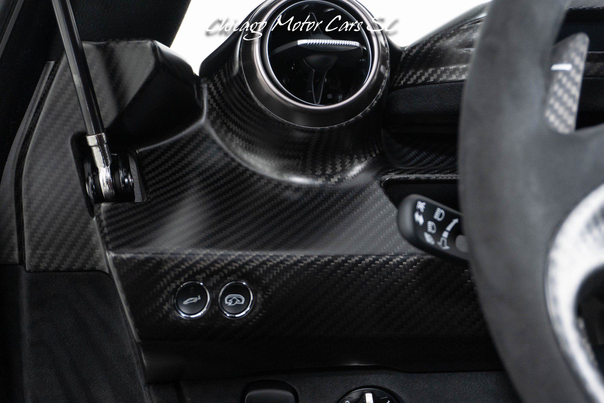 Used 2019 McLaren Senna RWD image 60