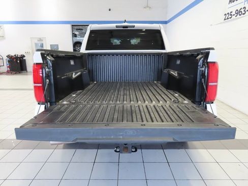 Used 2024 Toyota Tacoma SR5 image 17